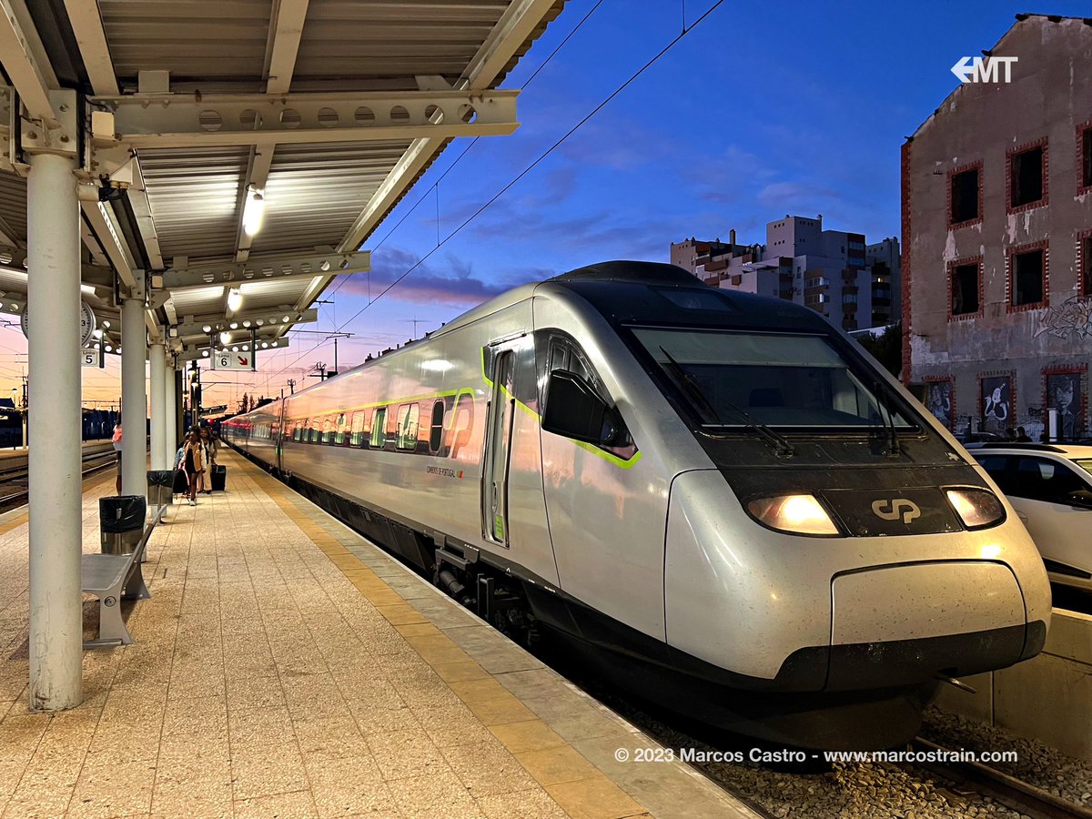 marcostrain's tweet photo. 🚄🇵🇹 My first time in Portugal! I crossed the whole country from Porto to Faro with this #AlfaPendular train in first class. Only two daily direct connections are offered between the two cities. The 5h 51m journey is comfortable and scenic, with wide seats and mobile bar service. https://t.co/gtC7bpHGyo
