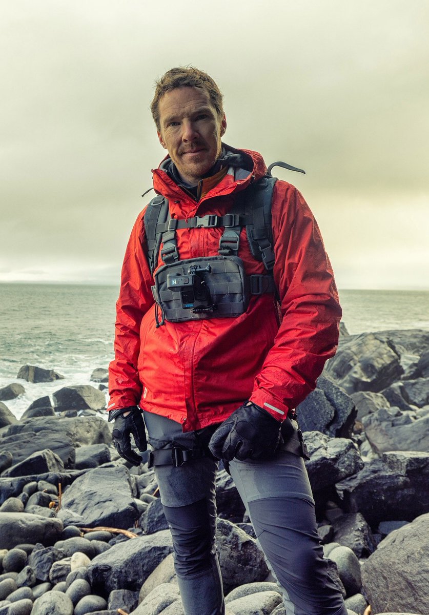 popgek's tweet photo. National Geographic'in Running Wild with Bear Grylls programına katılan Benedict Cumberbatch 🏕 https://t.co/MiJ01vR4Li
