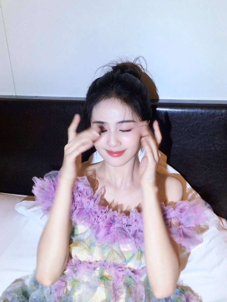 Xiaohongshu updates🌸
#白鹿 #BaiLu