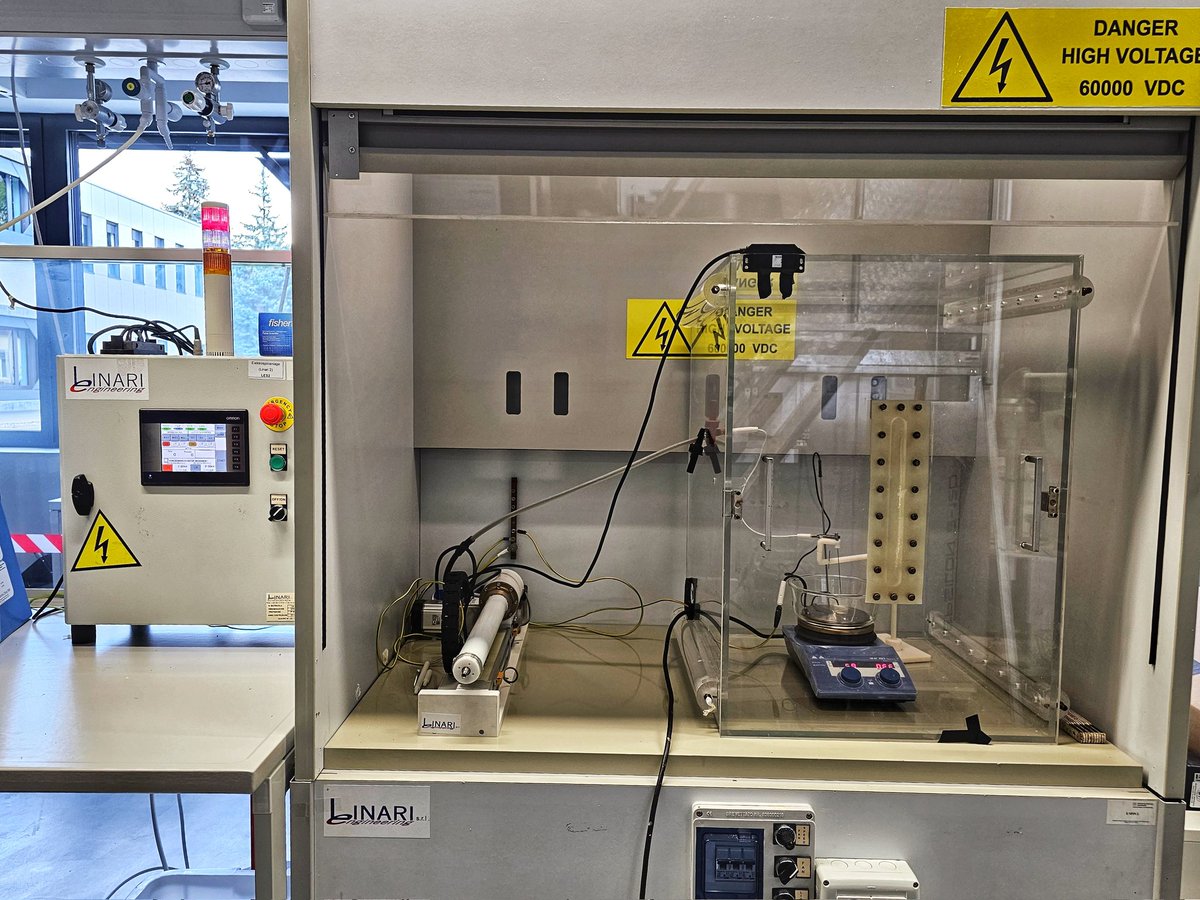 mjkrasny's tweet photo. Corona poling station based on @LinariNanotech #electrospinning. Finally, I built one. It took only 5 years after leaving @BowenNEMESIS lab:). Electrode holder designed &amp; 3D printed by @DrPolakKrasna.
This puts @HereonHelmholtz on #piezoelectric materials research map! #PLDhereon https://t.co/jPrlzv0JoD