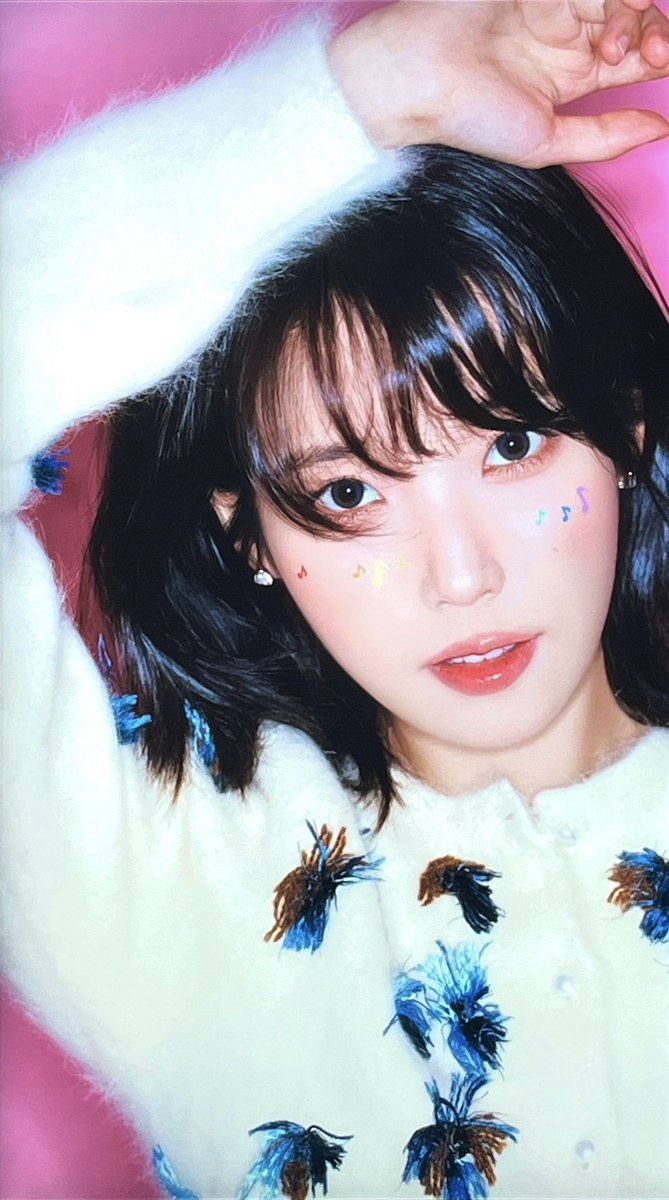 _R0THY's tweet photo. 90‘s KITSCH 🍒🍰

#아이유 #IU #순간 https://t.co/bZi8HLCdWe