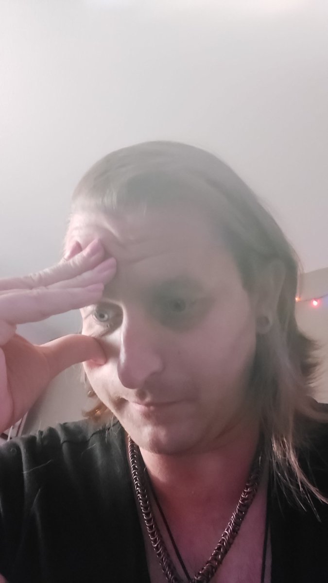 ZeldaNerd247's tweet image. When you're editing a video on console for the first time with no understanding how and accidentally delete the whole video EXCEPT the part you wanted and save over the whole video.....fml #editingproblems