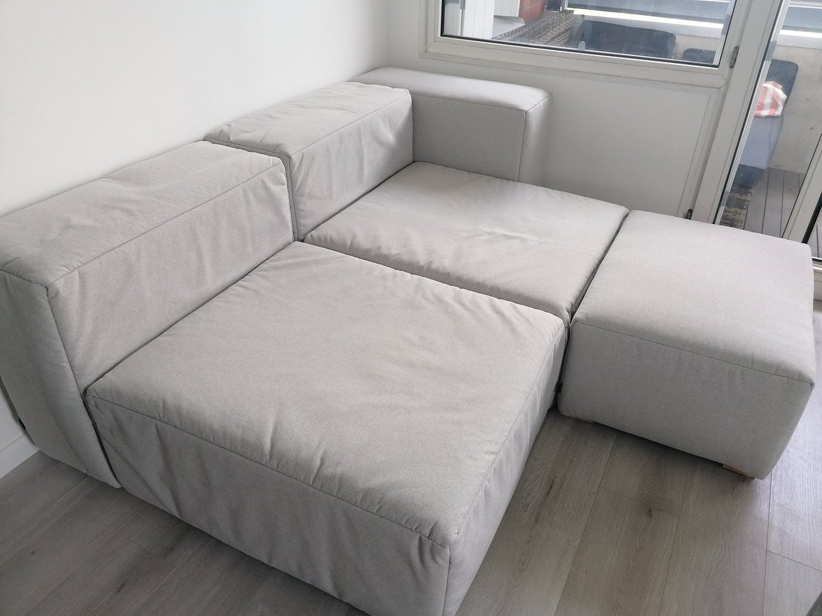 Etan5's tweet photo. J'ai réceptionné mon canapé Modulable Robert acheté chez @SklumLoveDesign
C'est normal d'avoir un canapé avachi dès l'ouverture de la boite ? #sklum #sklumlovedesign #canape #nepasacheter #arnaquevisuelle #decoration #ameublement https://t.co/zh7UGhh0zR
