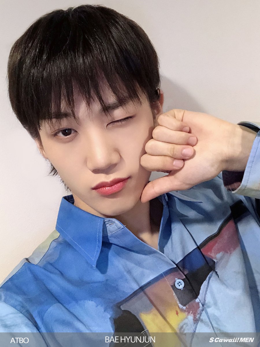 mag_scawaii_men's tweet photo. @ATBO_ground 9/11（月）発売『S Cawaii! MEN 2023 AUTUMN』に登場‼️

#ATBO #BaeHyunjun さんのセルカ公開✨

下記URLからご注文いただくと特典をプレゼント🎁
https://t.co/DgHZ7bq06d
⭐️海外通販🆗
⭐️Overseas shipping available

@ATBO_ground

本の詳細はこちら👇
https://t.co/pLhGZhqc6H https://t.co/LNW5VnIS9n