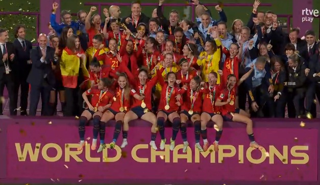 🇪🇸 ESPAÑA es la primera selección en la historia en ser campeonas del Mundo sub-17, sub-20 y absoluta, al mismo tiempo

🤯 Todo ello conseguido en menos de 1 AÑO: desde el 29 de agosto de 2022 al 20 de agosto de 2023