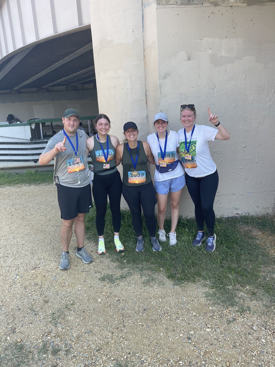 gmraynor's tweet photo. 13.1 ✅
#keptaNewYearsResolution #forthefirsttimeever #Halfmarathon #diditforthephoto https://t.co/hkK0H2OfXO