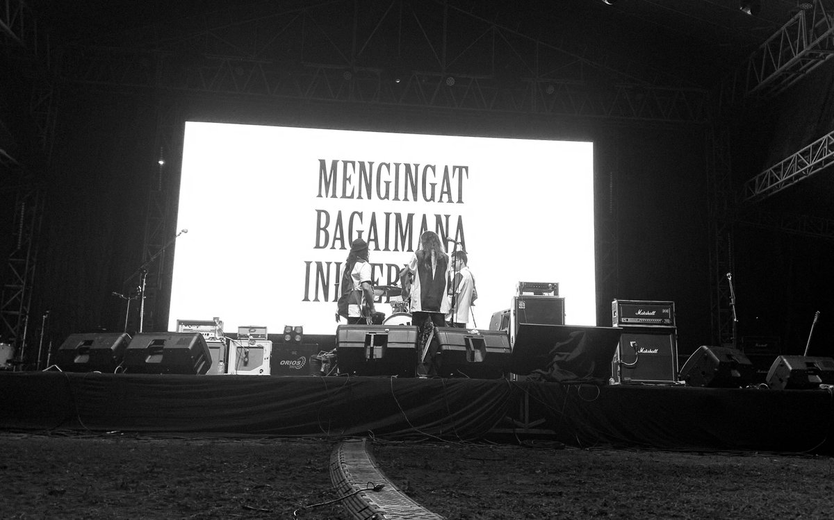 empatkarib's tweet photo. udah inget belom? https://t.co/R9XoZCZ0qJ