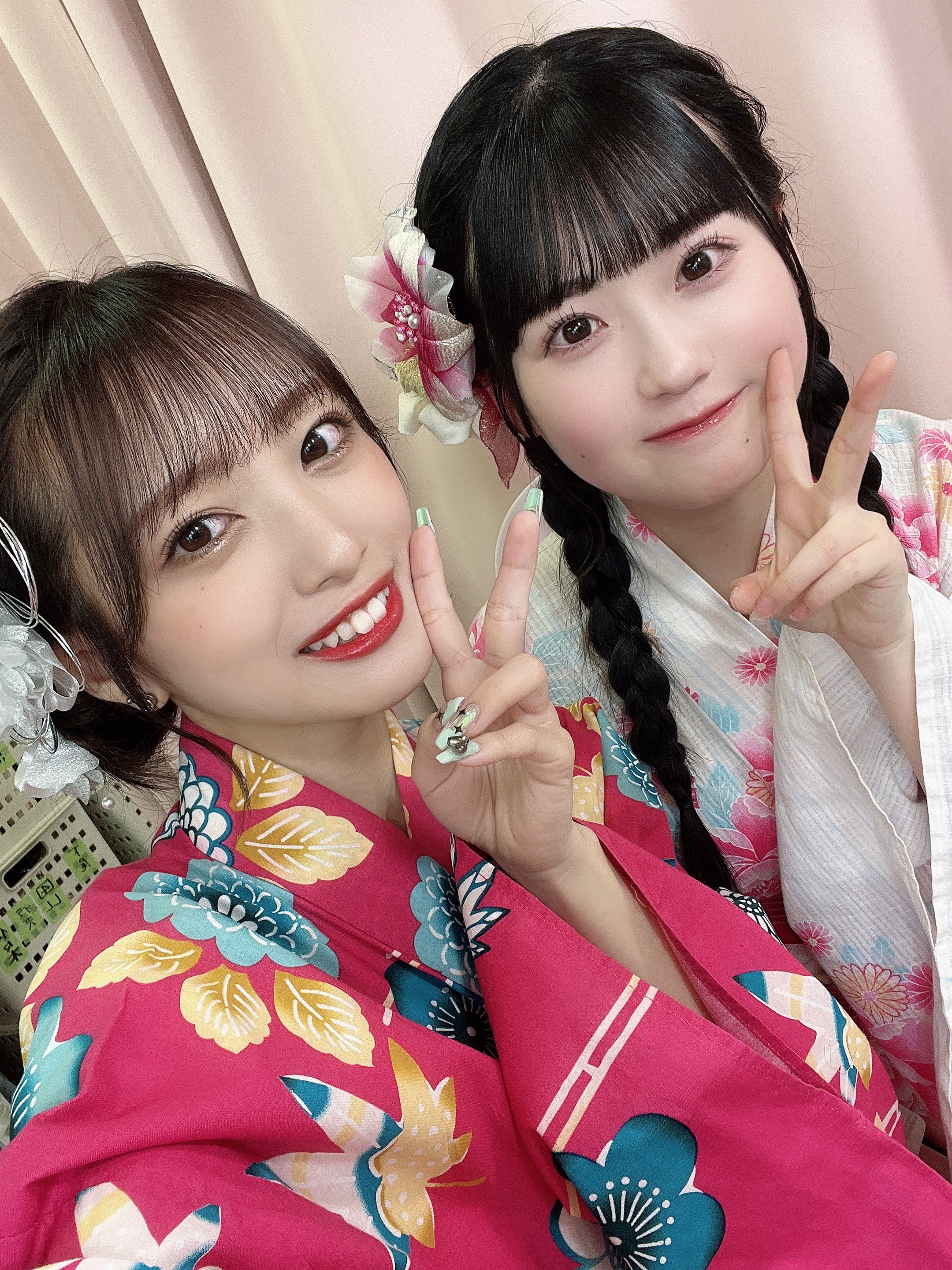 AKB48 村山彩希　向井地美音　2ショットアクスタ　リボンキーホルダー AKB48 向井地美音 村山彩希 写真 劇場盤 次の足跡 やや汚れ有り