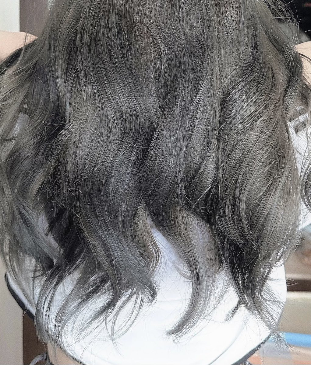 WiJupiter's tweet photo. ใครชอบโทนหม่นๆออกเทาเฉดแอชของ ￼L'Oreal สวยจริงงงไม่จกตา 🥹(ถ้ายิ่งผมกัดแบบวิคือสีชัด) ✨ https://t.co/I5tY7ndGQa