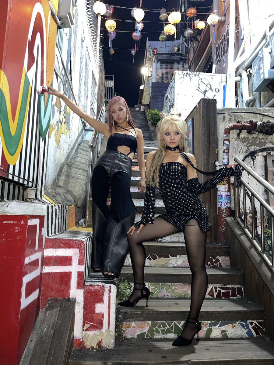 sssorn_clc's tweet image. Have you listened to our new song Rowdy?! 🤔