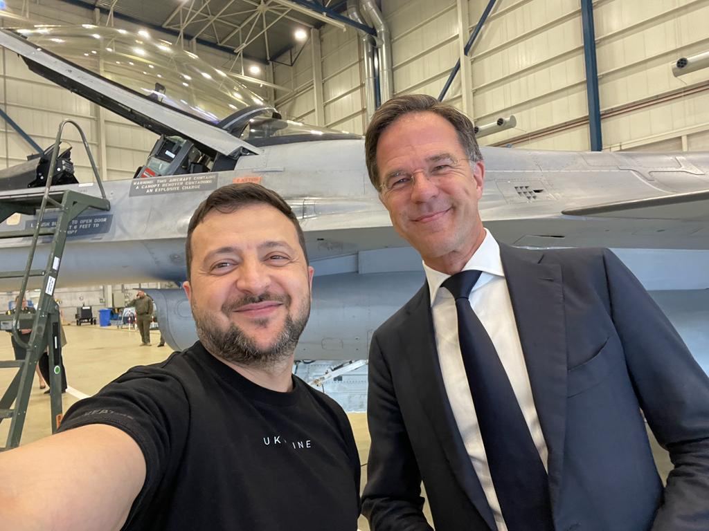 Megatron_ron's tweet photo. BREAKING:
Zelensky says he and Netherlands PM Mark Rutte agreed on the transfer of 42 F-16s to Ukraine once training is complete.
The new "game changer" which is already the 10th in a row, after the west changed the game with Javelins, Himras, Leopards, Bayraktars, Patriots and so on. This "game changer" will also have a shelf life of 1 week and 3 days.
Why?
Because Russia has a C-400 anti-aircraft system that blew up everything that could fly in Ukraine.
The point is, the show must go on.