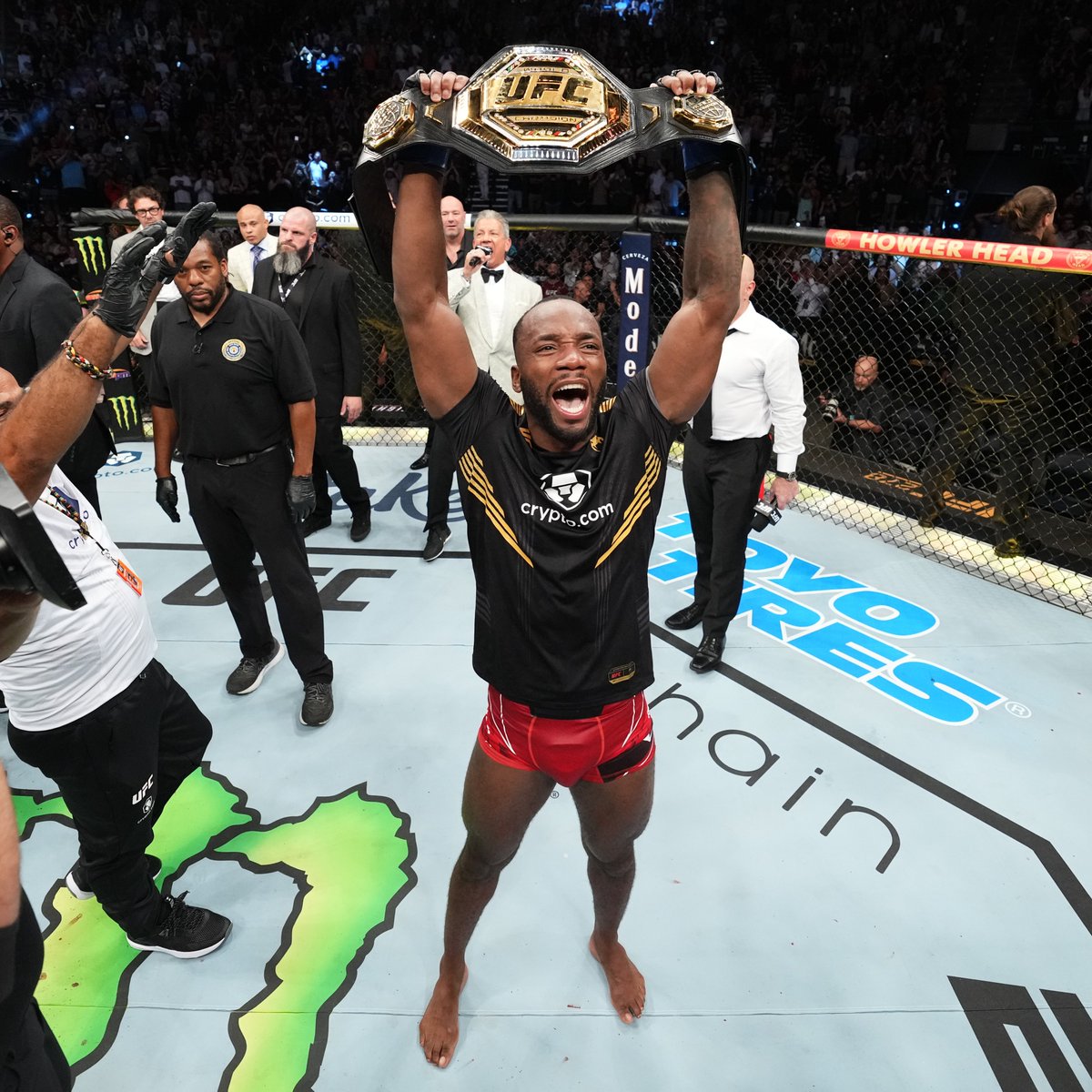 ONE YEAR AGO!! 🏆 The reign of King @Leon_EdwardsMMA started!