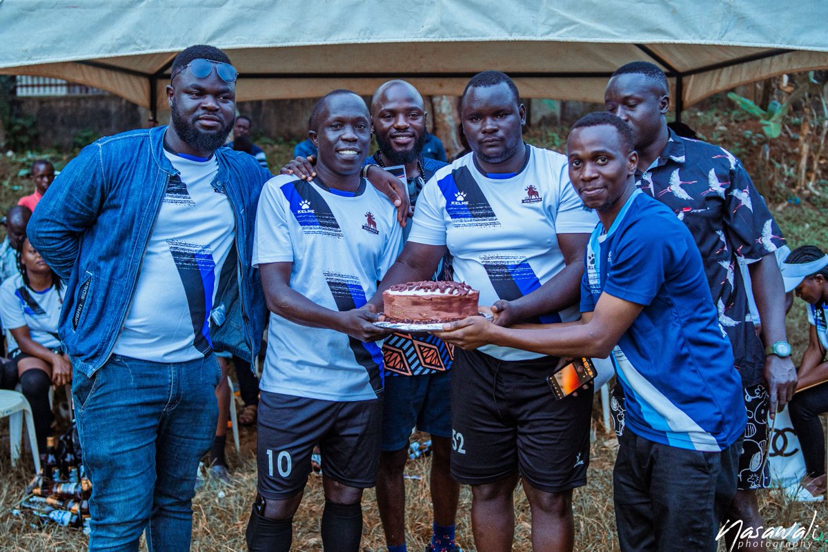 KCSGiants07_12's tweet photo. We took time out to celebrate appreciate the various giants whose effort both on &amp; off the pitch ensured a successful @Kyambogo_FL 1st season for our team. Come On You Giants! [Thread]#KCSGiants #KCSLeague #KyambogoFootballLeague #KyambogoCollegeSchool 

📸:@nasawaIi/@phamephilms https://t.co/FWOjXEKPSz