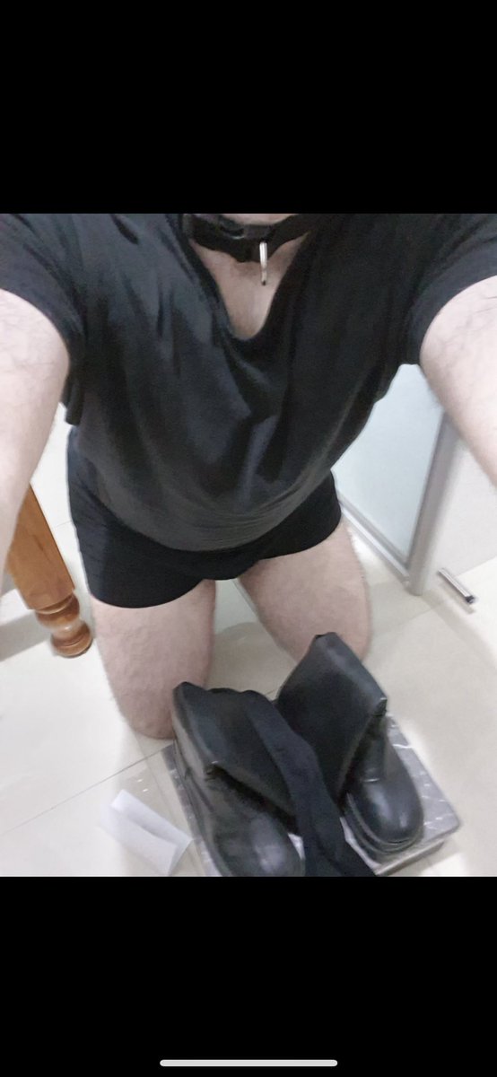 MistressVi33666's tweet photo. Snapping my finger and bring men to my feet is very easy 🫣 https://t.co/8CPtAJ0mBW
