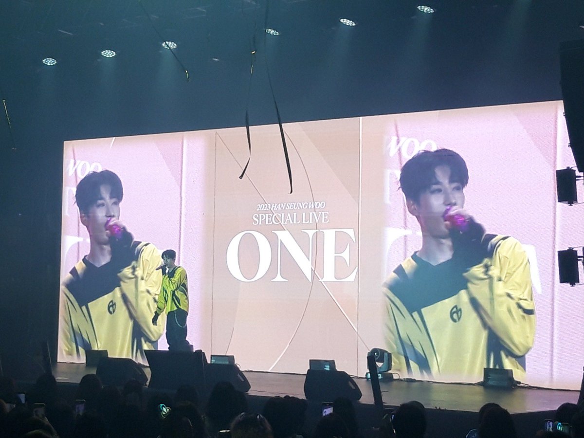 It’s a wonderful night. Thank you! 👏 #한승우 #HANSEUNGWOO #HanSeungWooinMNL