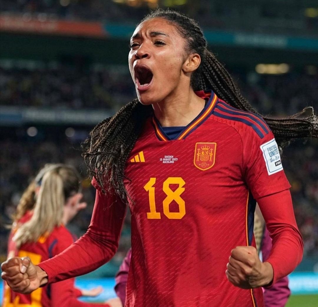 La zaragozana Salma Paralluelo sigue haciendo historia: acaba de ser designada por la FIFA como mejor jugadora joven del Mundial de Australia y Nueva Zelanda✌️🏆

Es la única jugadora del mundo que ha ganado 3 categorías diferentes: Sub-17, Sub-20 y Absoluto.

¡¡ENHORABUENA!!👏