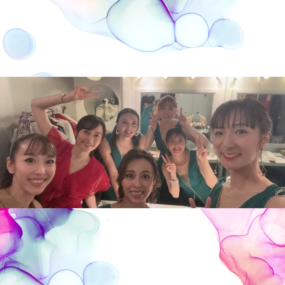 Reunion89th's tweet photo. ゲスト出演してくださった #水夏希 さん、 #愛花ちさき さん、 #天宮菜生 さん、そしてピアニストの #間野亮子 さんにも多大なお力添えをいただき、このイベントはたくさんの方の支えがあって出来たと心から感謝しています。
お客様の宝塚への愛、89期への愛
雪組への愛を感じられた幸せな一日でした https://t.co/sfIvG1k7Ng