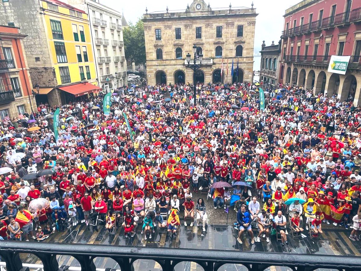 ¡Enhorabuena! ¡Campeonas del Mundo! La selección española, tan sólo había participado en tres Mundiales. Hoy, estas mujeres han alcanzado el mayor logro en el fútbol y se han convertido en un referente para toda una generación de jóvenes (niños y niñas) #FIFAWWC