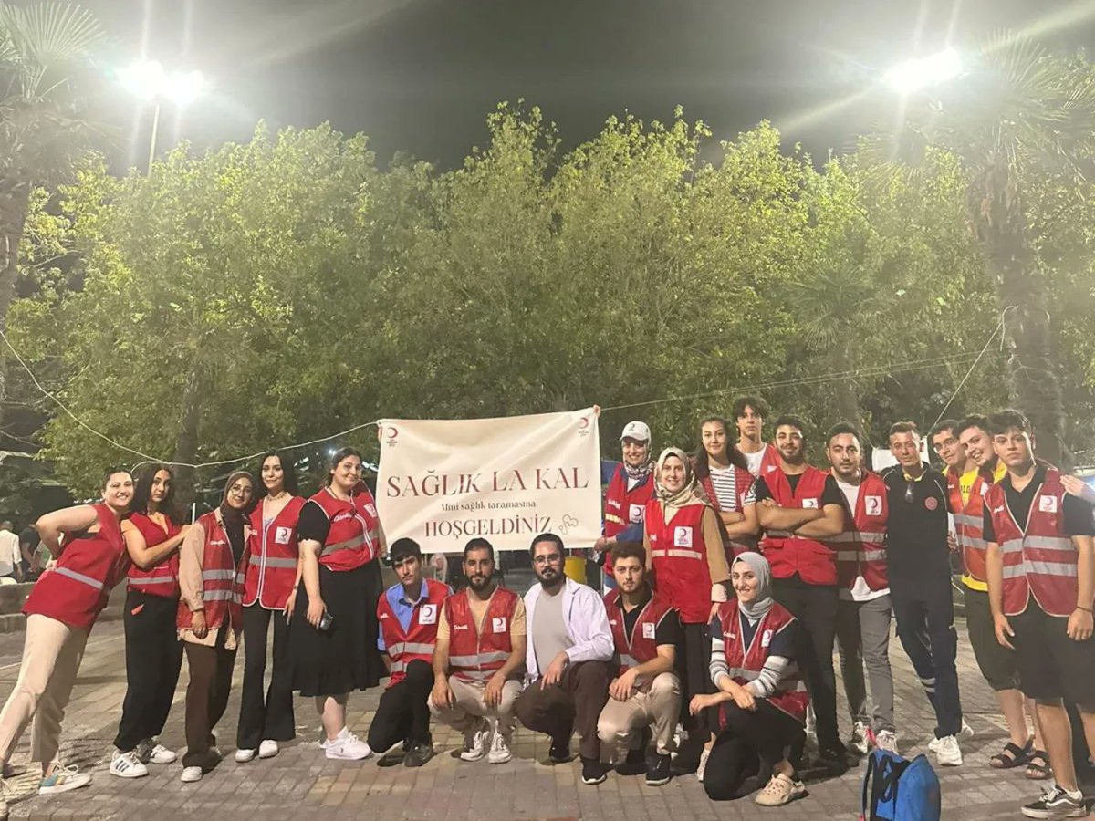 19 Ağustos Dünya İnsani Yardım Günü, insani yardım alanında çalışanları ve bu etkinlikler sırasında hayatlarını kaybedenleri anmaya adanan bir gündür . Bizde bu günün anısına Genç Kızılay Büyükçekmece ile birlikte Sağlık-la Kal mini sağlık taraması etkinliğimizi gerçekleştirdik😊