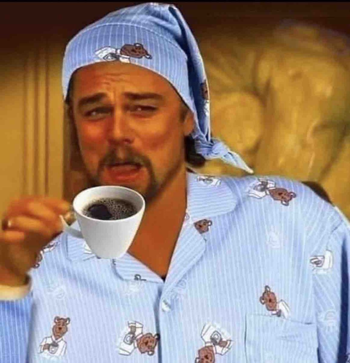 Guarromantico_'s tweet photo. Nadie puede estar despierto un domingo tan temprano.

Yo: https://t.co/Gu8EGMArX6