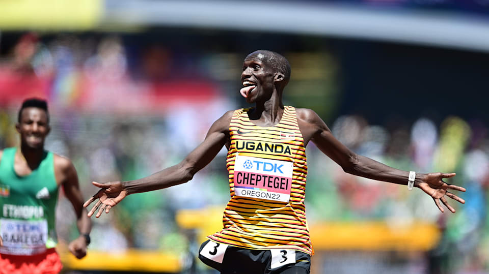 News247Ug's tweet photo. Ready to witness history! Uganda's legendary runner Joshua Cheptegei aims for Gold in the 10,000m at the 2023 World Athletics Championships in Budapest, Hungary.
Time: 7:25pm
#NEWS247 #SureWin247 https://t.co/7O7pxcXh8l