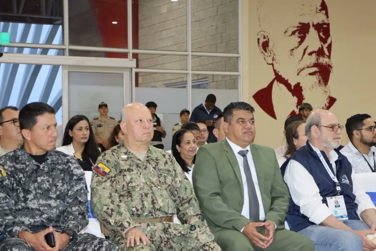 GoberManabi's tweet photo. #Montecristi | Mediante un acto protocolario el gobernador @Hernan0722 junto a autoridades de la provincia y del Concejo Electoral de Manabí, dieron por inaugurado el proceso de sufragio. 1/2 https://t.co/CJPBgTyx4v