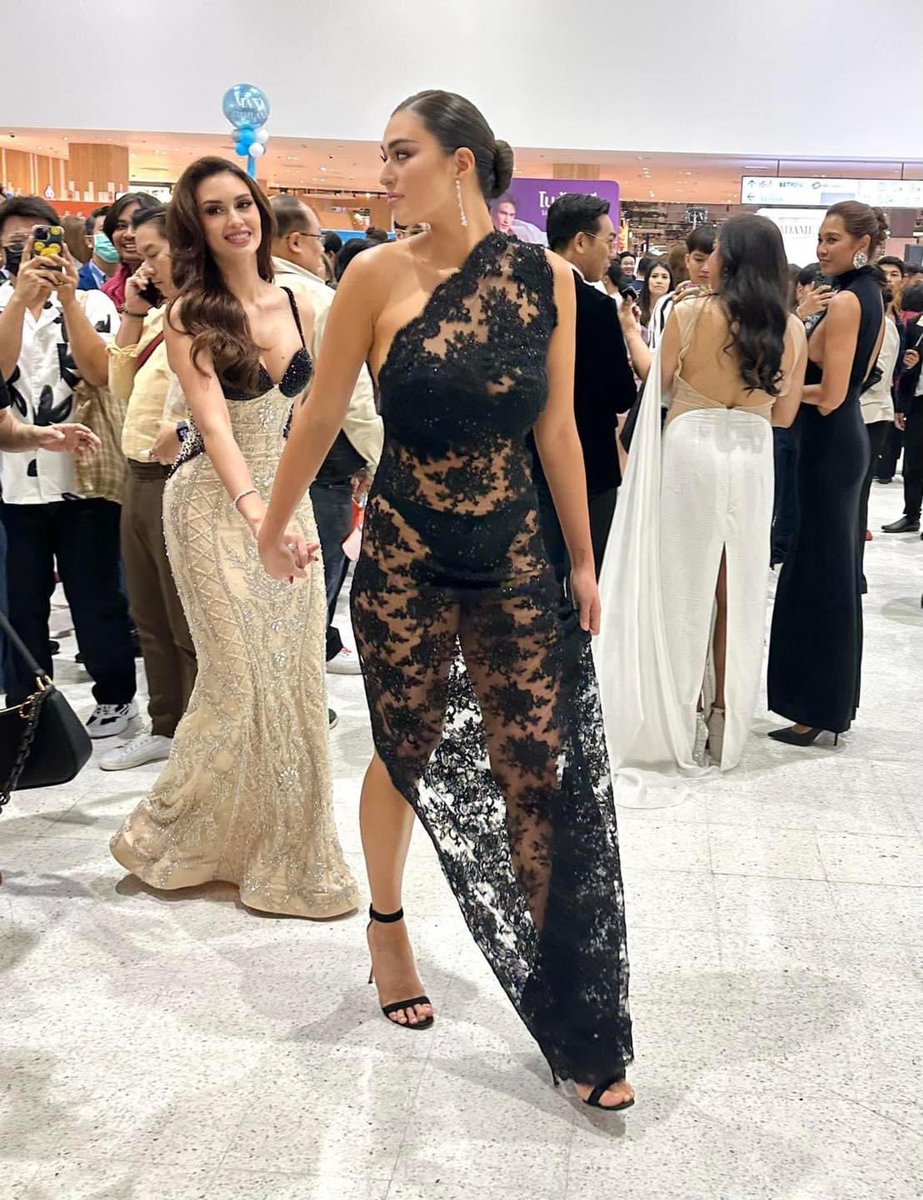 loafme95_'s tweet photo. ยัย��อนชุดชีเริ่ดเกิน #MissUniverseThailand2023 https://t.co/m4d42nyJfP