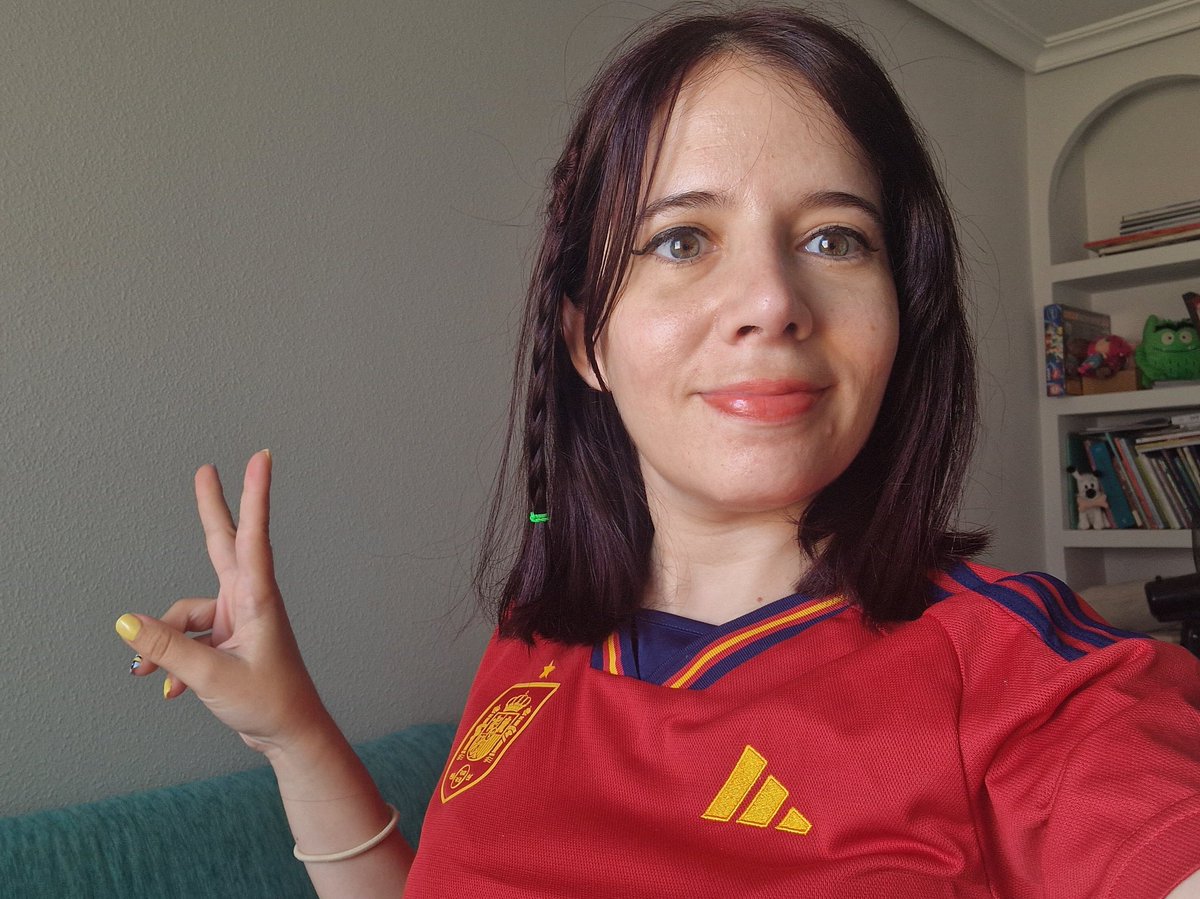 aussoto's tweet photo. Siempre con la selección española ⚽️ ! 
Sois unas campeonas @SEFutbolFem ! 
¡BRAVAS!
#seleccionespañola
#MundialFemenino2023 
#España
#campeonasdelmundo
#futbol 
#FutbolFemenino 
#campeonas https://t.co/2yo5GBNXX8