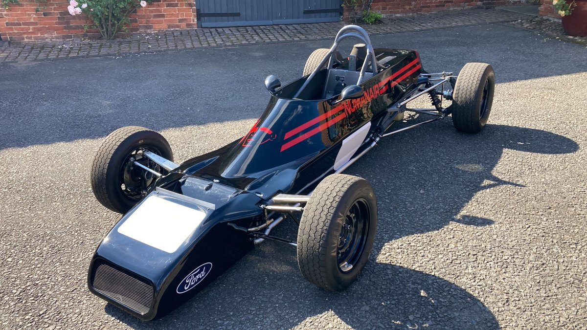 HoFF1600's tweet photo. Back to 1981 with this rebuild by Simon Hadfield Motorsport, one for @numanofficial to enjoy #numanair #mackonochie https://t.co/YxvOUkolf2