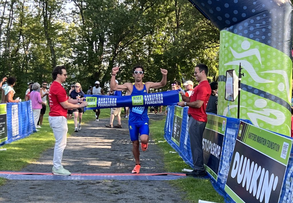 RunHMF's tweet photo. Congratulations to 2023 Old Wethersfield 10K winner Eric Blake of West Hartford coming in at 32:29. #runHMF https://t.co/nb0fFUWERL