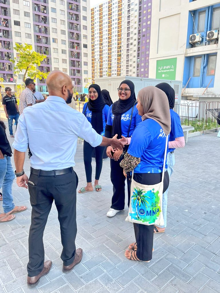 From today's door to door event held at Hulhumale with candidate number 6 <a href="/afarismaumoon/">faris 🇲🇻 🇵🇸</a> 

#Faris2023
#FarisSattar2023 
#GaabilMeehaaMageyMeehaa