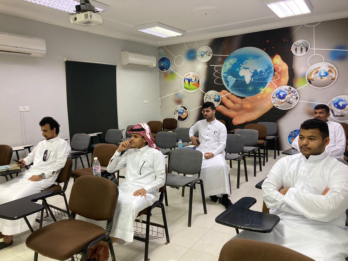 عوداً حميداً
جانب من محاضرات الكلية ليوم الأحد  ٠٤ / ٠٢ / ١٤٤٥ هــ

#جامعه_ام_القري
#العالم_ينتظرك
#العودة_للدراسة
#أول_محاضرة_وبداية_جادة