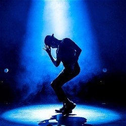 REVIEW: 2020 The Musical ★★★★ 'Hilariously charming with a hopeful feel' #EdFringe broadwaybaby.com/shows/2020-the…