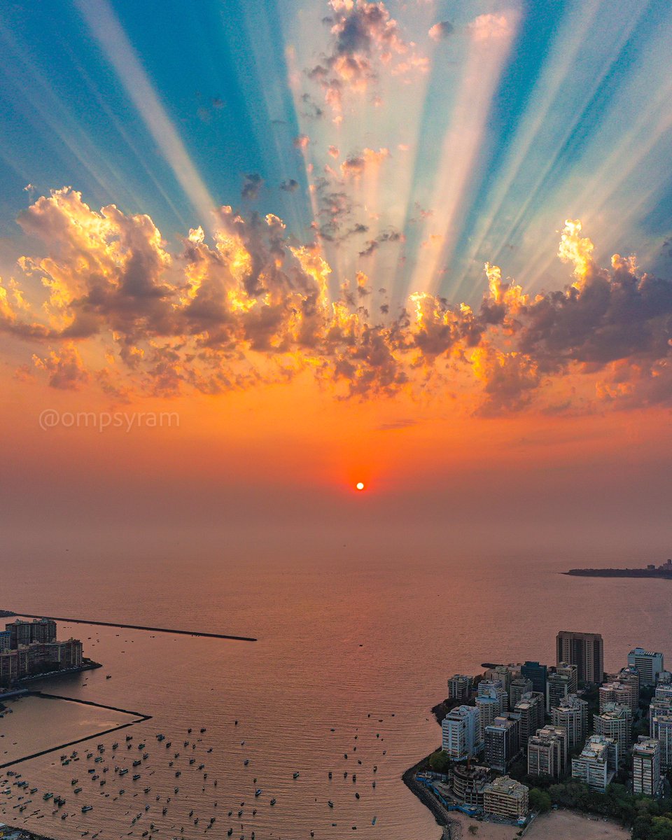 ompsyram's tweet photo. Mumbai Sunsets https://t.co/m6MCljkwtd