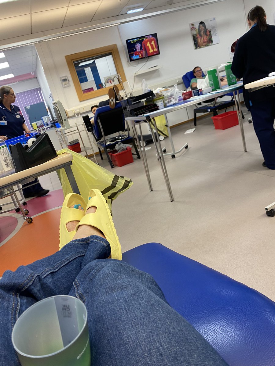 Yellow_sunbeam's tweet photo. Perfect seat for watching the #Lionesses  would have been messy of the result had been different 🩸🩸🩸🩸🩸⚽️
@GiveBloodNHS https://t.co/4XncHFFNss