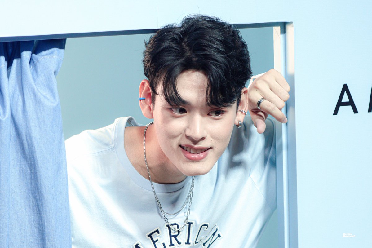 naynaymoment's tweet photo. 230817 #NAY_PERSES
#AEDenimCrew #FitInStandOut
พี่เนหล่อมาก หล่อมากจริงๆ หล่อเกินมนุษย์
#AmericanEagleTH
#PERSES_TH #PERSES #เพอร์เซส https://t.co/2B8naFJ4mU