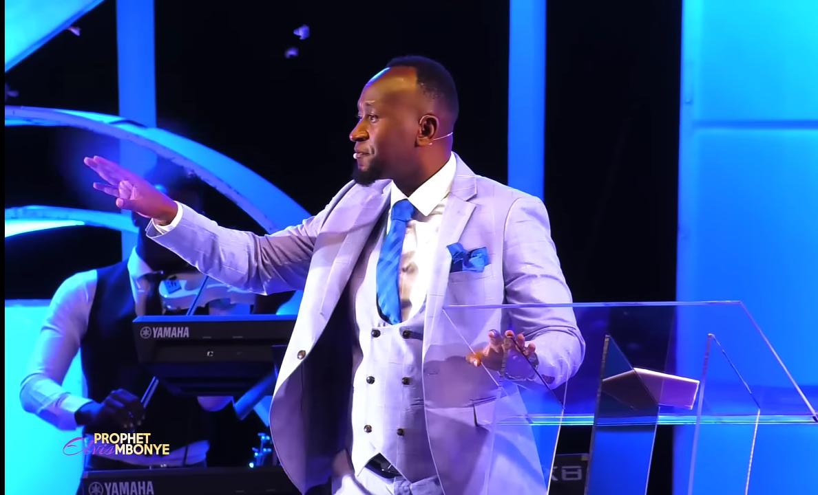 TuryahikayoMer1's tweet photo. @Prophet_elvis The Power of Prophecy!!, a clear indication that God has visited us to transform our lives for Good , every one that tunes  in will pertake of this blessing , don't miss❤️
#ProphetElvisMbonye https://t.co/4c7xJaViXS