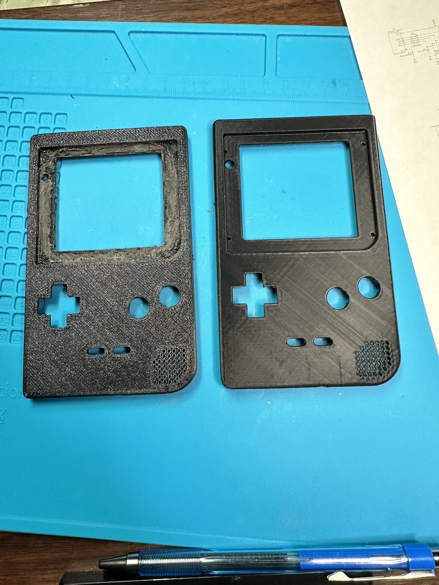PizzaHandhelds's tweet photo. 🖨️Printing some @josephtomkins FDM friendly Gameboy pocket shells.  Two build angles one face down one at a y and z axis 45 degrees angle.  Which one do you like better?  #elegoo #elegooneptune4 #gameboy #gameboypocket #gameboymods #solidworks #3dprinting https://t.co/zLiJLiMHgP