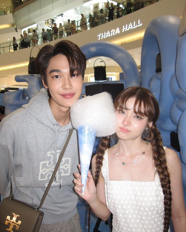 DewJsu_ID's tweet photo. [ yolikoko_ instagram update with @dew_jsu ]

😏😏😏

#dew_jsu
#TMonogramxDew https://t.co/zLbrK6wrA8