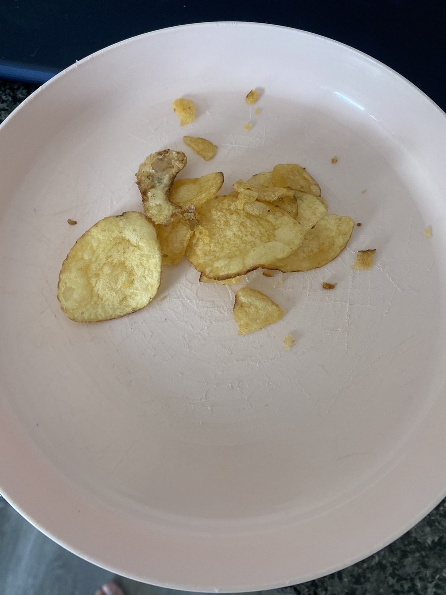 MKBitter's tweet photo. @AldiUK please see photos of the content or lack there of, from one of the packets in a 6 pack of cheese and onion bought today from Aldi Westcroft Milton Keynes. Interested in your comments 🤔 https://t.co/fmLARor4FG
