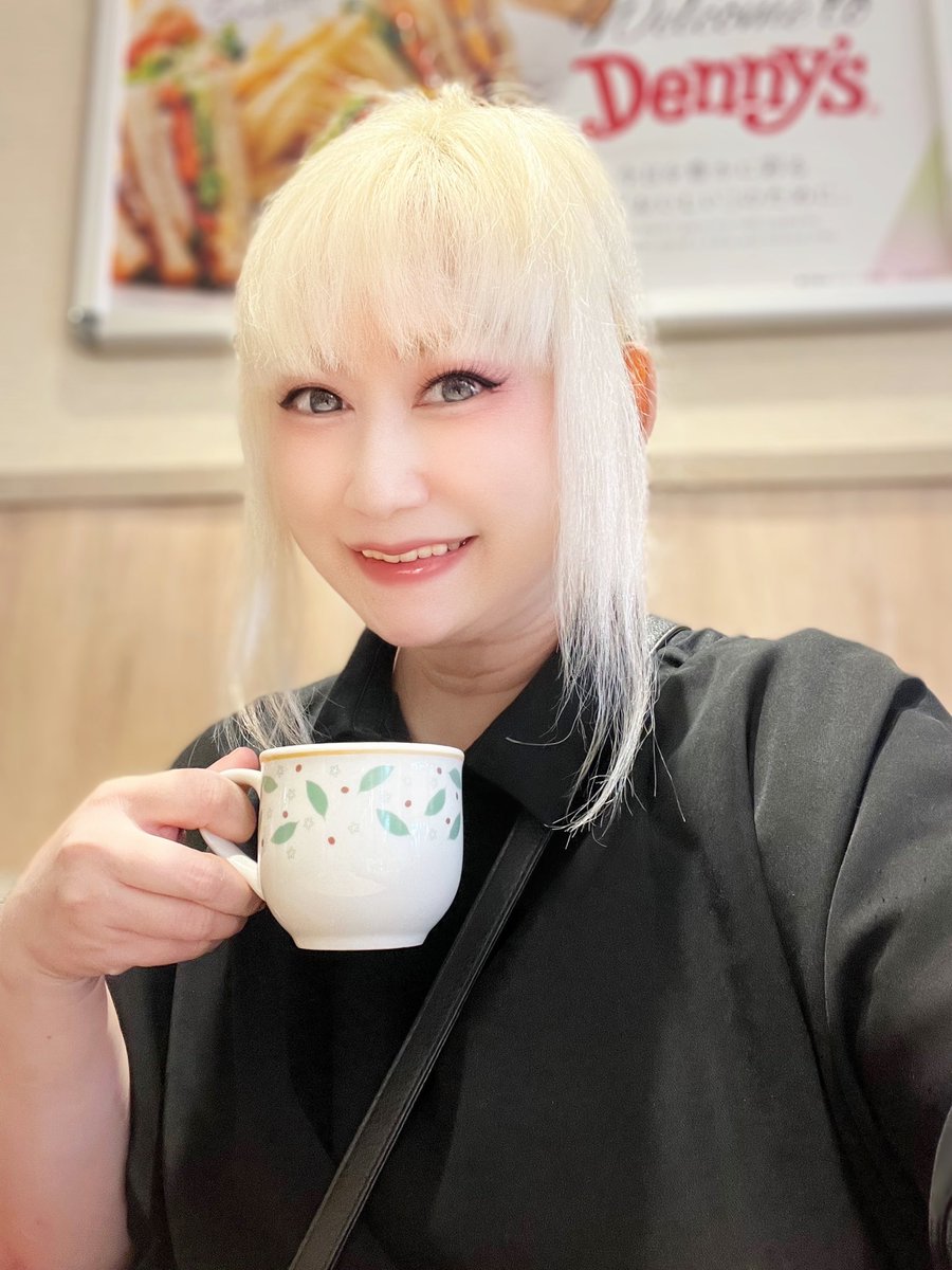 AtsukoLasp's tweet photo. 2023/11/26(Sun)14:00
開催『Flower × Chain 』
本日、残暑厳しい中会場見学とレイアウト打合せに行って来ました♪
音響担当の佐藤亜矢子さん
と共に共演いたします。
私、ATSUKO ITO は映像と脚本・演出を担当しています。
よろしくお願いいたします♪

https://t.co/PwTwO7IY7E
#FlowerChain 
#進捗 https://t.co/NyrMSTGwCO