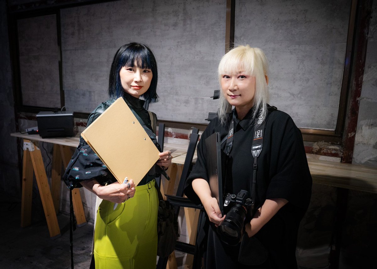 AtsukoLasp's tweet photo. 2023/11/26(Sun)14:00
開催『Flower × Chain 』
本日、残暑厳しい中会場見学とレイアウト打合せに行って来ました♪
音響担当の佐藤亜矢子さん
と共に共演いたします。
私、ATSUKO ITO は映像と脚本・演出を担当しています。
よろしくお願いいたします♪

https://t.co/PwTwO7IY7E
#FlowerChain 
#進捗 https://t.co/NyrMSTGwCO