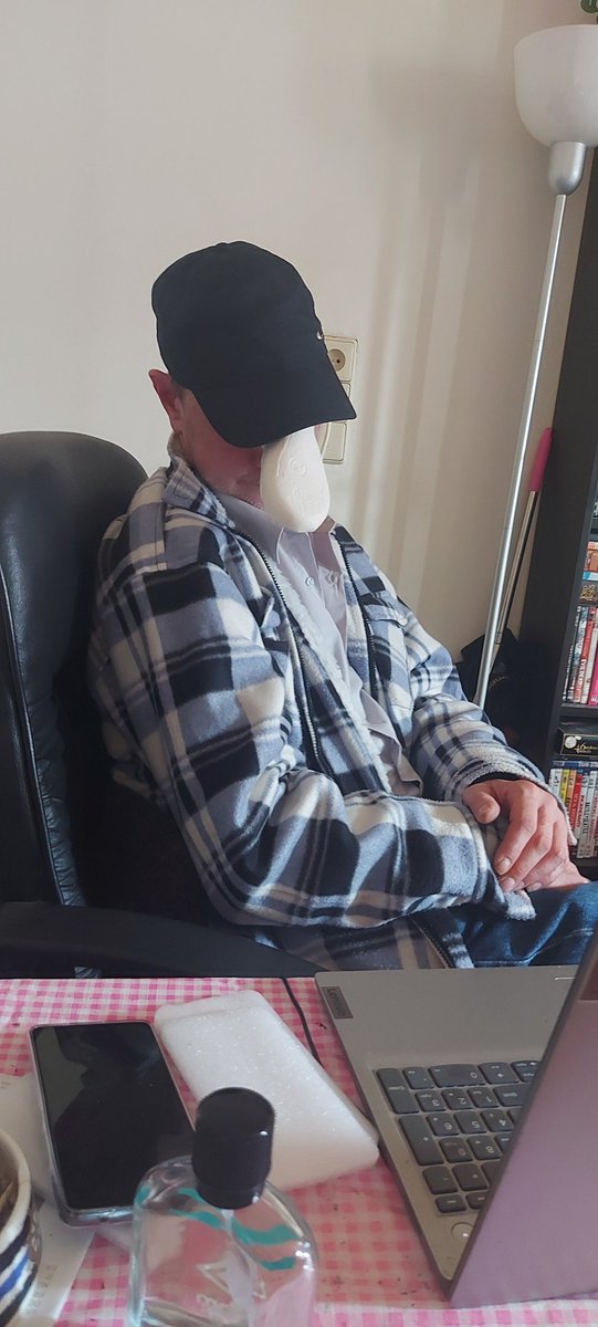 kimderdaad's tweet photo. Hebben de kraaien een nieuw bandlid? Ik vind je lekkâh 😋 https://t.co/BTSyk00Vi2