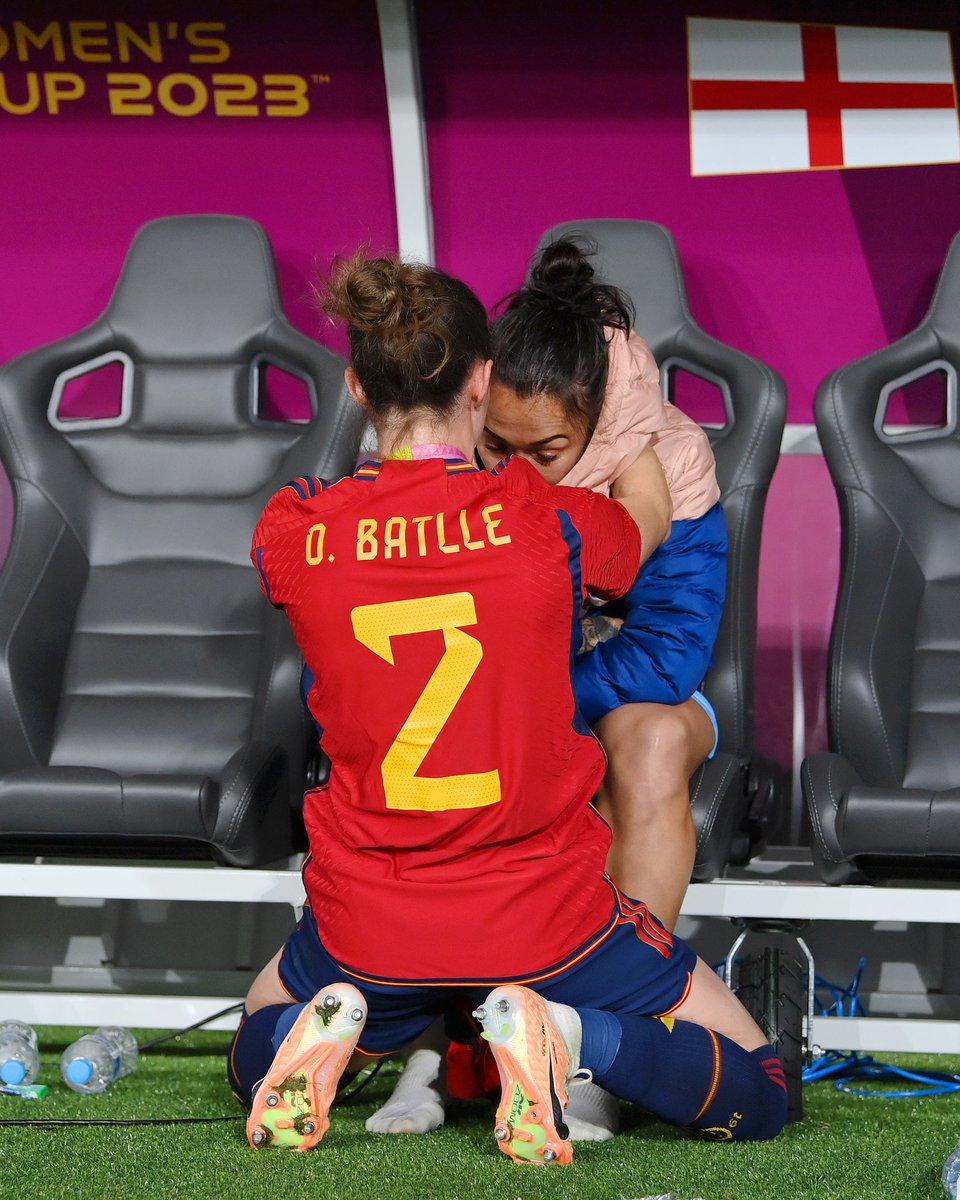 Friendship first. 🫶