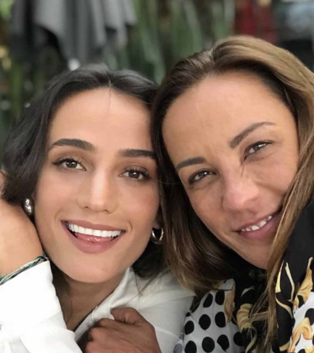 Bendito sea el día que llegaste a mi vida ..
Ana Paola dos veces Dussauge 
Feliz cumpleaños Hija mía  TE ABROBO!