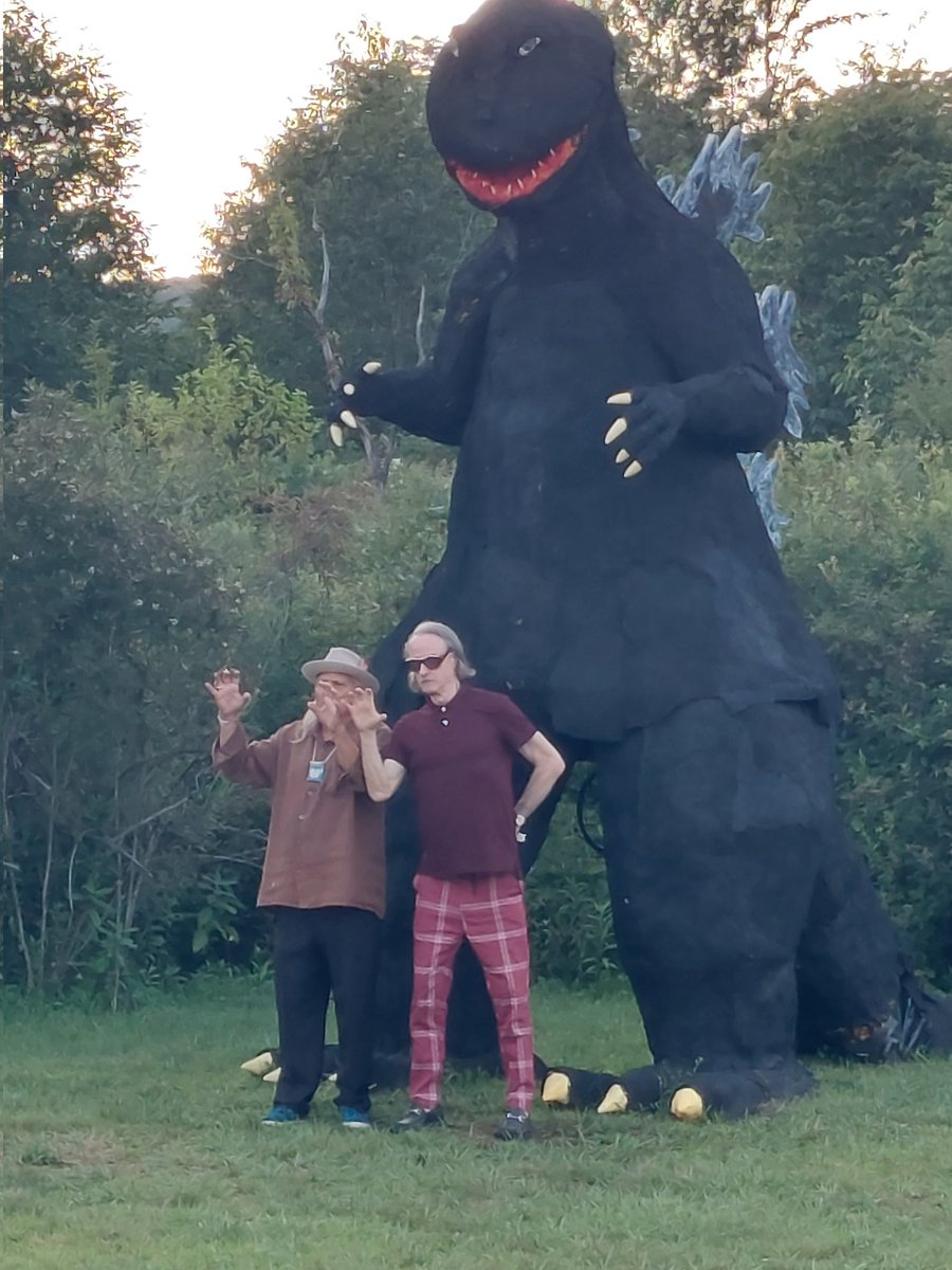 gabaghoulash's tweet photo. I love when the guests of honor at an event have just as much fun as the patrons. Just look at these goofballs! #HarryGoaz #MichaelHorse #WildWorldofDavidLynch @MahoningDIT https://t.co/Jp4pAqrdyB