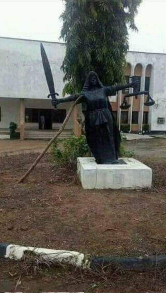 HeDontMakeNoise's tweet image. All Eyes On The Judiciary