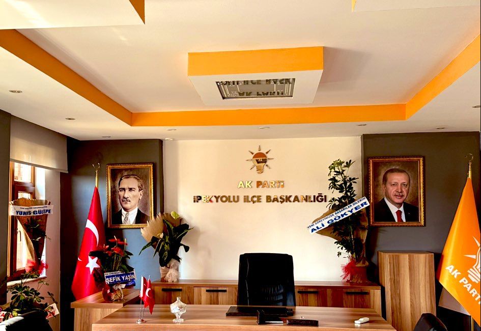 Aynı Azimle;
Yeni Adresimizdeyiz
(Odalar İş merkezi Kat:3)
Tüm camiamıza hayırlı olsun Temennisiyle.
Güzelliklere,birlikteliğe ve yeni zaferlere vesile olsun inşAllah. <a href="/metinbulut23/">Metin BULUT</a> <a href="/Ruken_Kilerci/">Ruken Kilerci</a> <a href="/emreguray65/">Emre Güray</a> <a href="/Burhan_Kayaturk/">Burhan Kayatürk</a> <a href="/K_Turkmenoglu_V/">KAYHAN TÜRKMENOĞLU</a> <a href="/AK_PartiVan/">AK Parti Van</a>