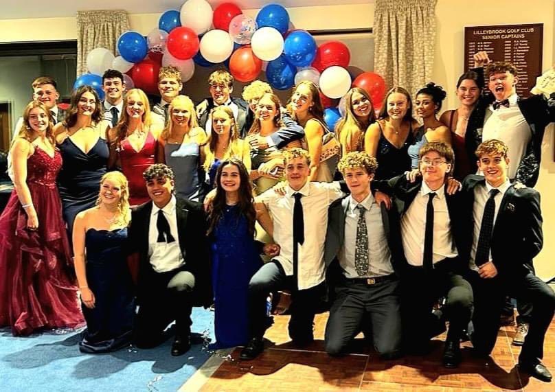 Great to see the players and parents of the 2006-born national U17 Boys &amp; Girls water polo squads celebrating four years together at Lilley Brook Golf Club in Cheltenham last night

Many thanks to all the coaches and staff who have been involved with the squads!