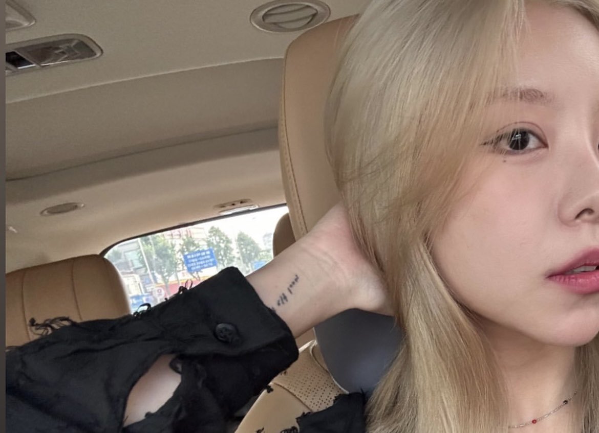 wheeix's tweet photo. JUNG WHEEIN BLONDE HAIR https://t.co/jeC4agNt2W